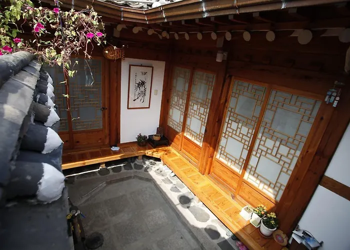 Inwoo Guesthouse