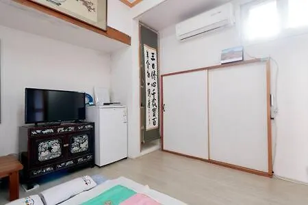 Inwoo Guesthouse