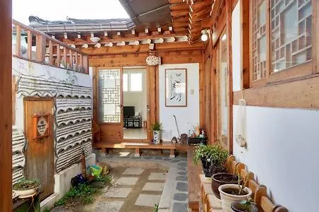 Inwoo Guesthouse