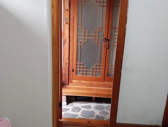Inwoo Guesthouse Seoul