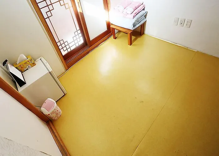 Inwoo Guesthouse 3* Seoul