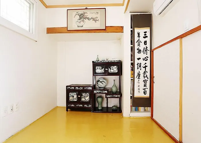 Inwoo Guesthouse